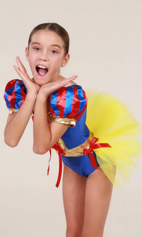 STORYBOOK - SNOW WHITE  - Royal red yellow with gold trim 