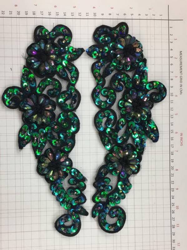 BEAD AND SEQUIN APPLIQUE - 2 piece mirrored set - Black - rainbow